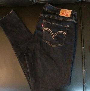 Levi's super Dark blue skinny Jean